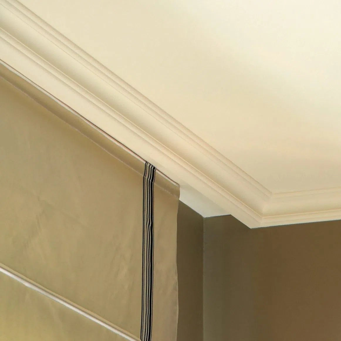 WT5 WALLSTYL® 2M NMC ceiling coving in stylish interior | DecorMania UK